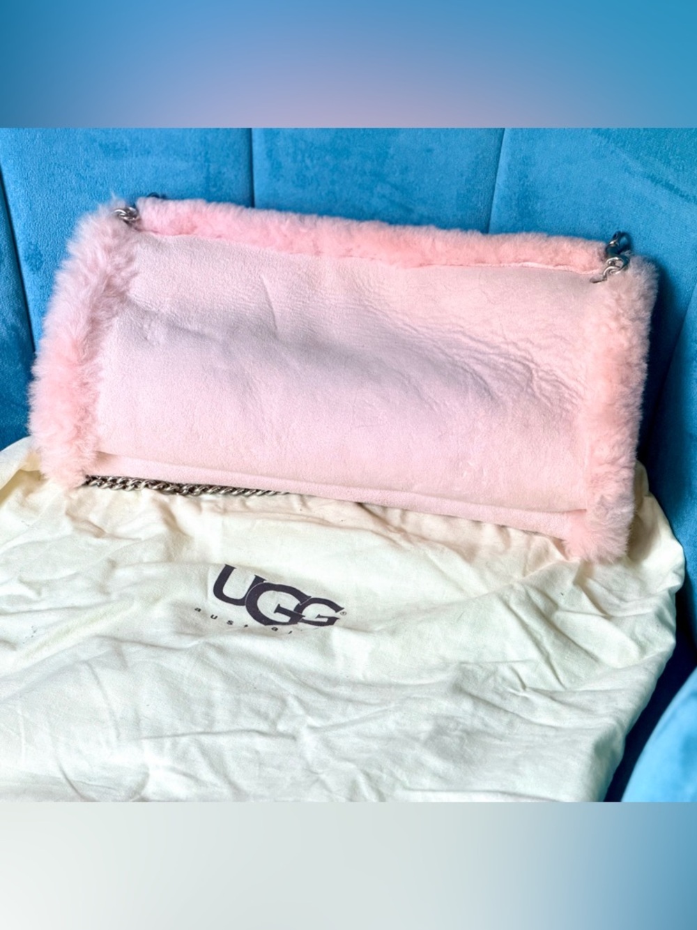 UGG Suede Leather Shearling
Sherpa Sheepskin Hand Muff Crossbody Clutch - Picture 4 of 8